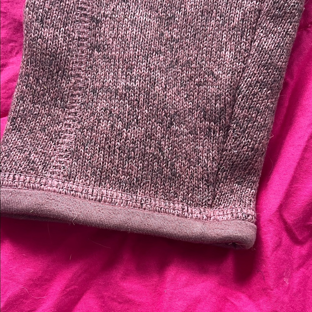 Patagonia Women’s 1/4 zip Heathered Purple Fleece Pullover - Picture 4 of 8